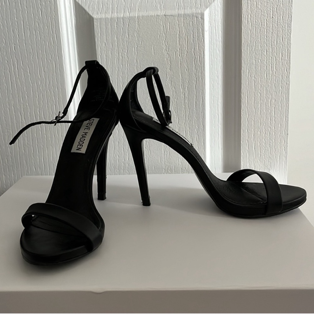 Steve Madden - Picture 2 of 2